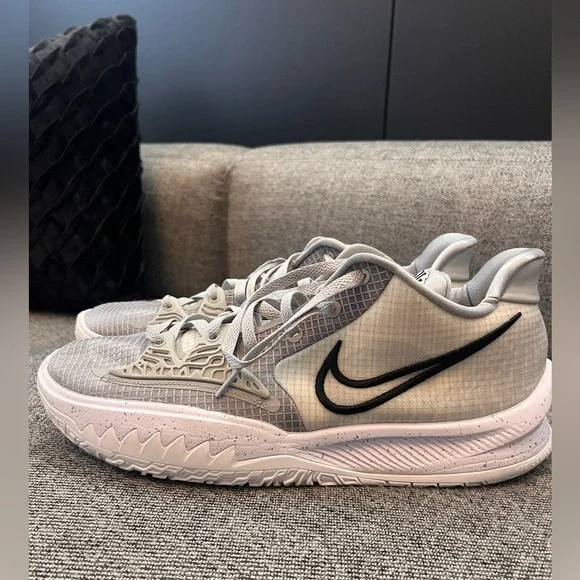 KYRIE 4’s, size 14, basketball sneakers - Picture 8 of 8